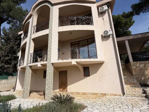 Sale, house, 235m², Šušanj, Bar - image 1