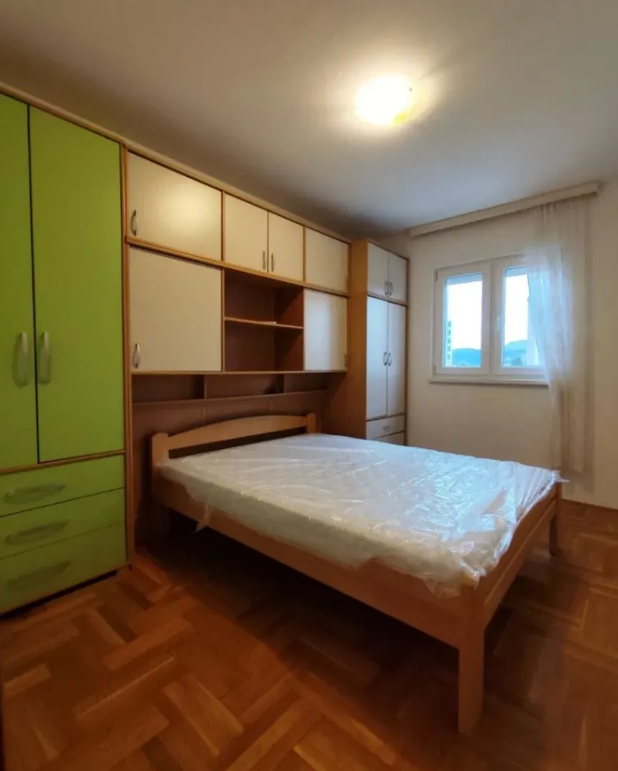 Rent, one bedroom apartment, 54m², Centar, Bar