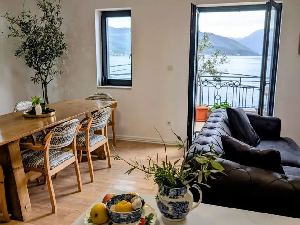 Prodaja, trosoban stan, 111m², Krašići, Tivat