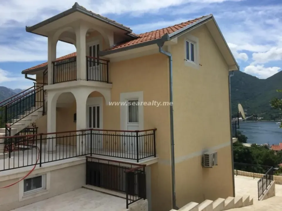 Sale, house, 295m², Herceg Novi, Crna Gora