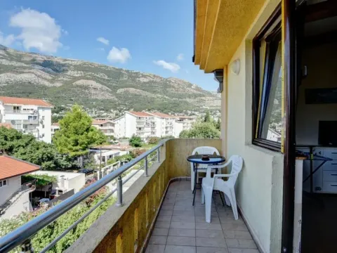 Izdavanje, dvosoban stan, 65m², Sutomore, Bar - image 6