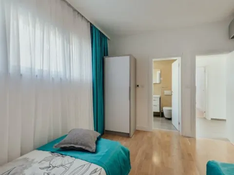 Sale, house, 236m², Njivice, Herceg Novi - image 8