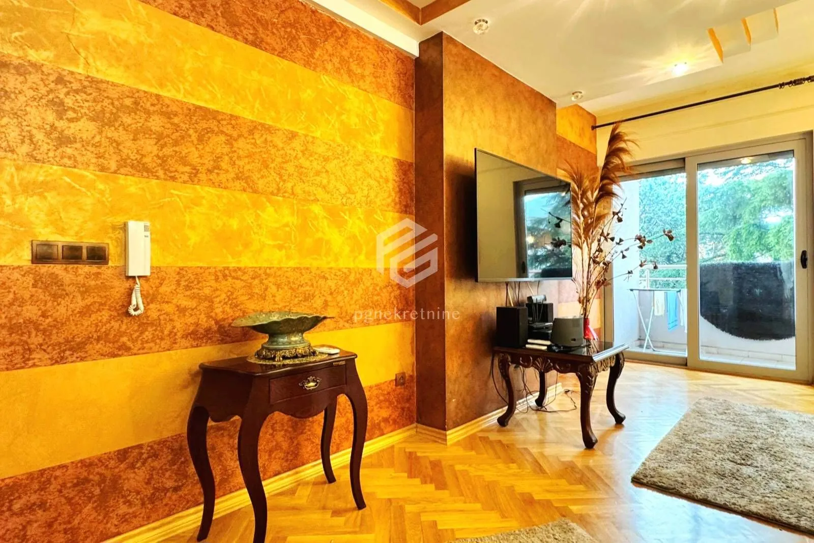 Rent, three bedroom apartment, 115m², Velji Vinogradi, Budva