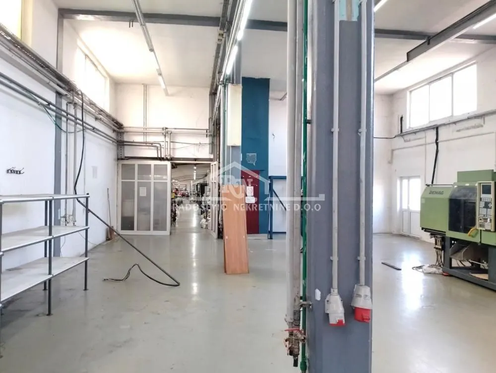 Rent, office space, 1019m², Šimanovci, Pećinci