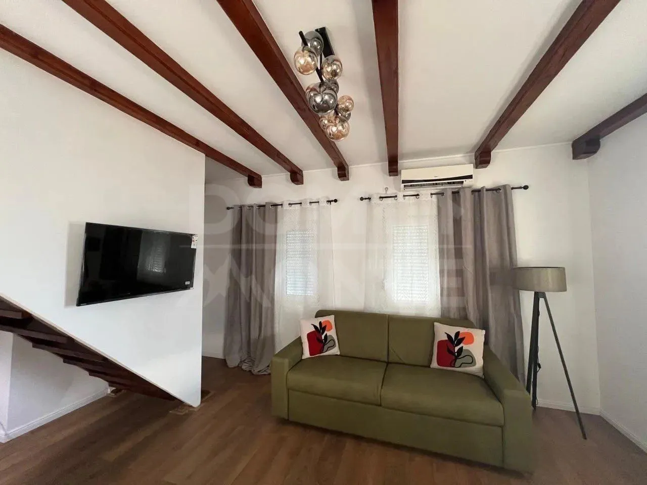 Izdavanje, jednosoban stan, 50m², Tivat, Crna Gora