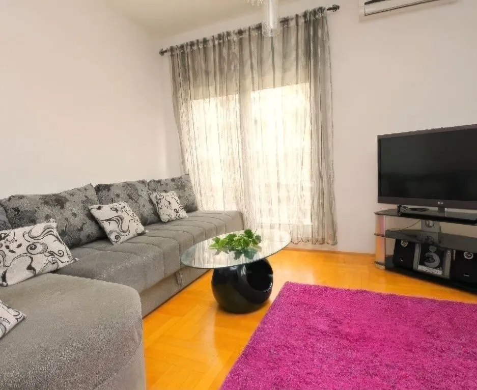 Rent, three bedroom apartment, 80m², Rozino, Budva