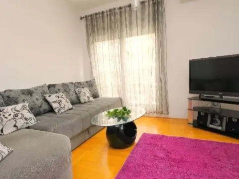 Rent, three bedroom apartment, 80m², Rozino, Budva - image 1
