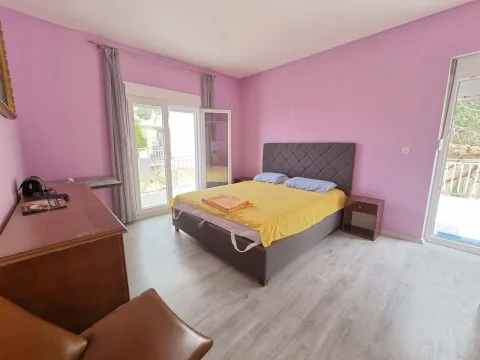 Rent, two bedroom apartment, 120m², Sveti Stefan, Budva - image 7