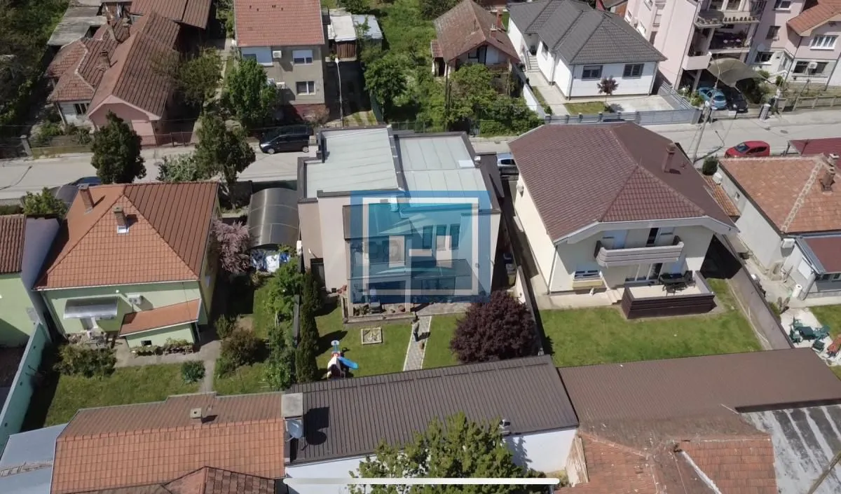 Prodaja, kuća, 240m², Centar, Jagodina