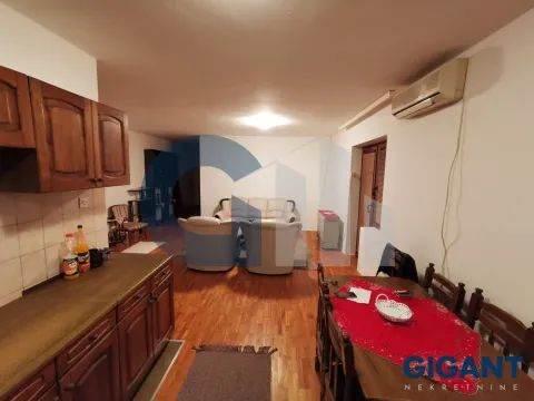 Izdavanje, trosoban stan, 70m², Čukarica, Beograd - image 4