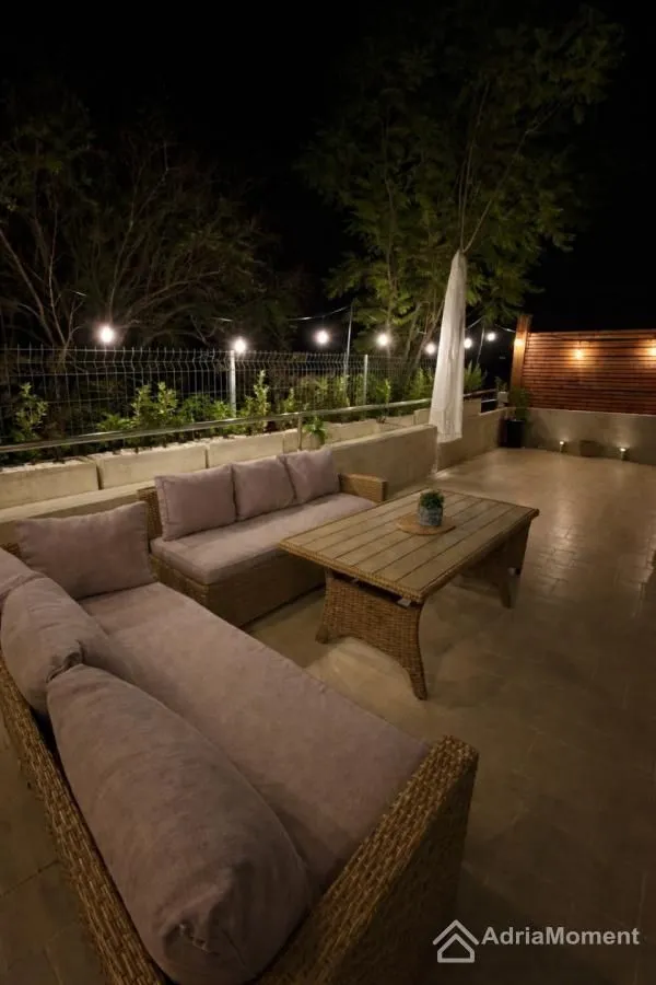 Sale, one bedroom apartment, 74m², Dobrota, Kotor
