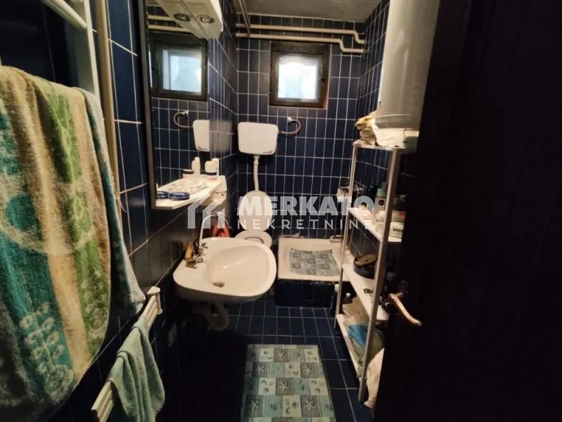 Prodaja, kuća, 390m², Gradnulica, Zrenjanin