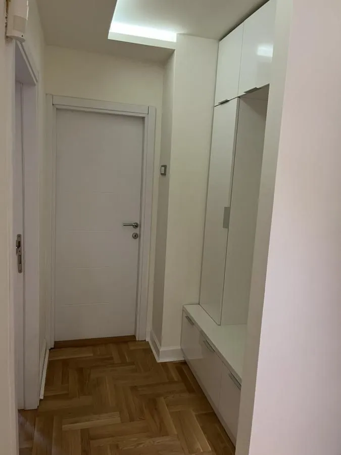 Izdavanje, stan, 180m², Stari Grad, Beograd
