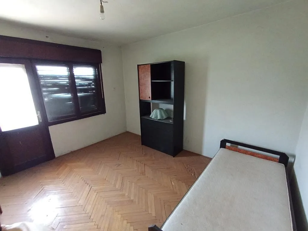 Sale, house, 300m², Tološi, Podgorica