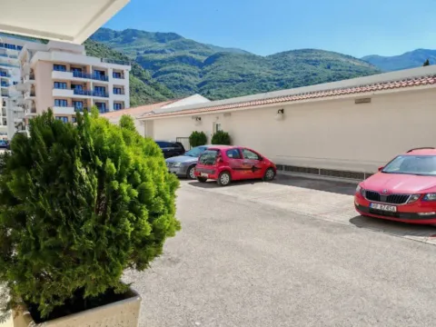 Sale, two bedroom apartment, 80m², Bečići, Budva - image 3