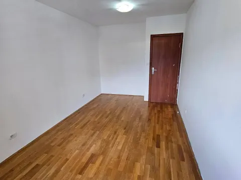 Sale, one bedroom apartment, 45m², Stari Aerodrom, Podgorica - image 2