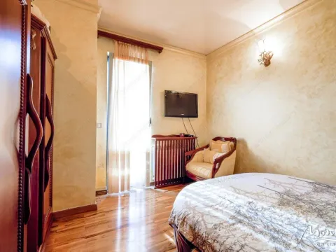 Prodaja, četvorosoban stan, 179m², Budva, Crna Gora - image 25