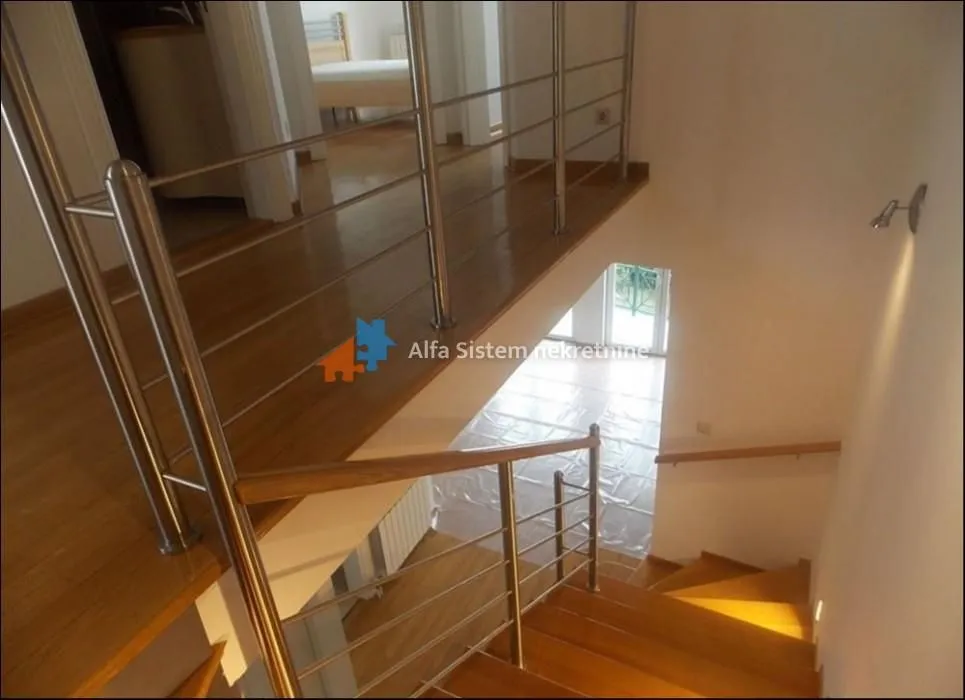 Rent, house, 200m², Savski Venac, Beograd