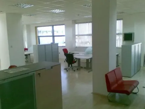Rent, office space, 400m², Šimanovci, Pećinci