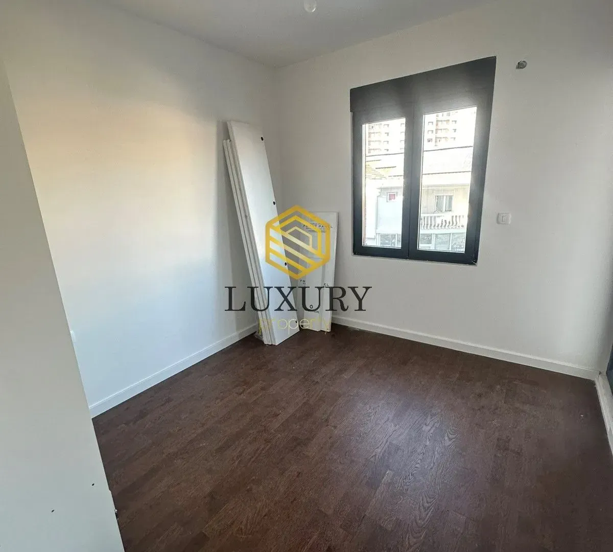 Izdavanje, dvosoban stan, 56m², Central Point, Podgorica