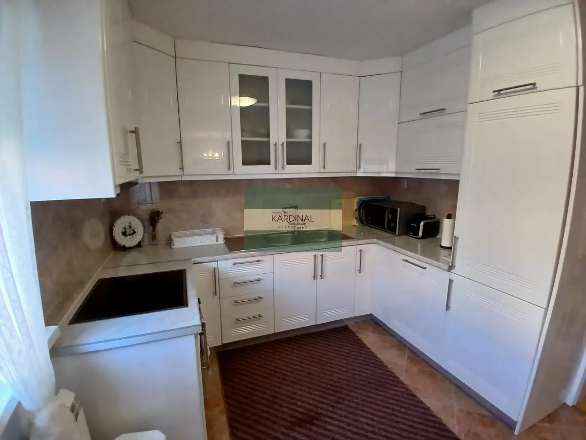 Prodaja, kuća, 379m², Trnava, Jagodina