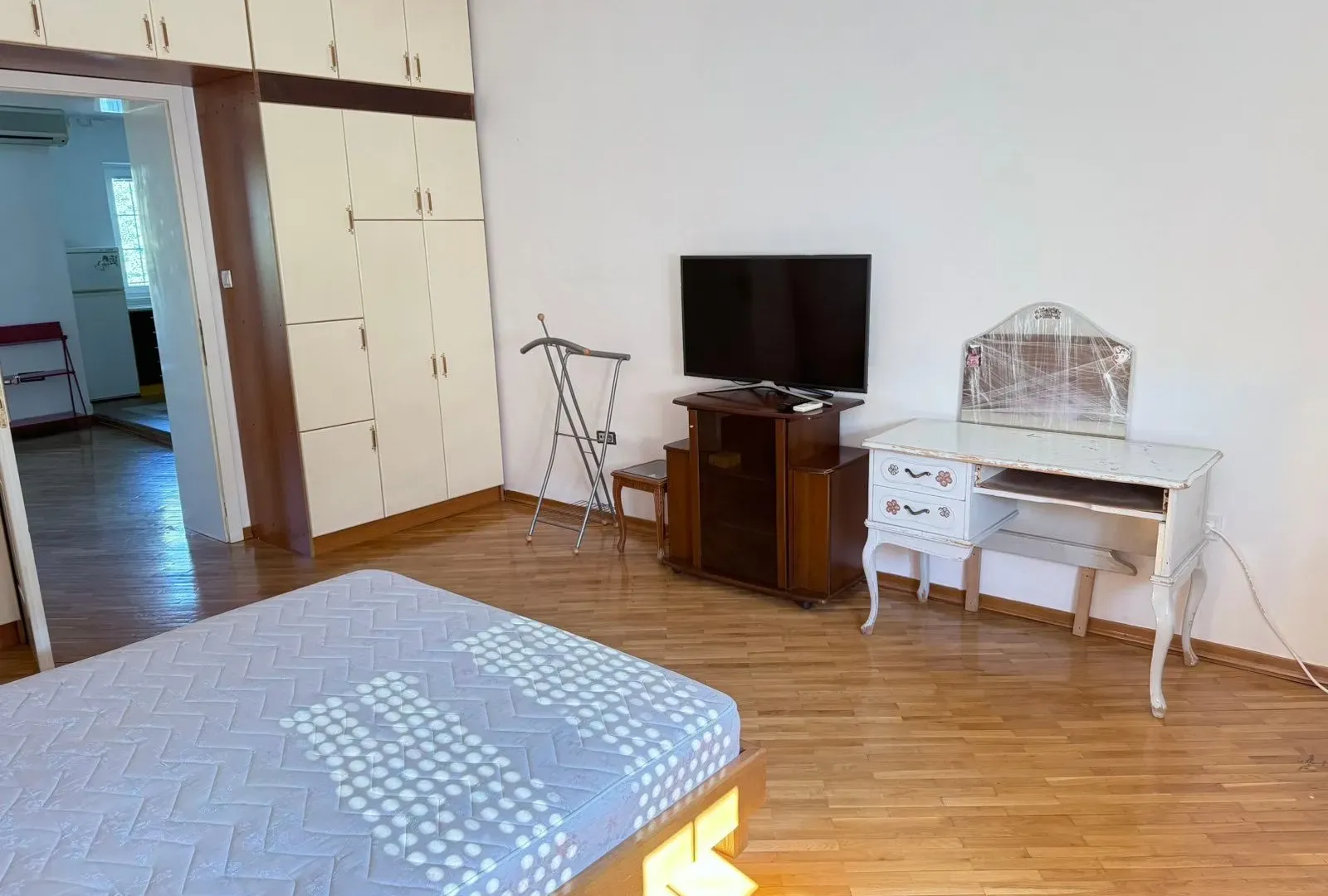 Izdavanje, jednosoban stan, 50m², Centar, Podgorica