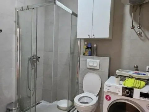 Izdavanje, jednosoban stan, 54m², Centar, Podgorica - image 8