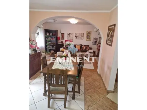 Prodaja, kuća, 219m², Altina, Beograd - image 2