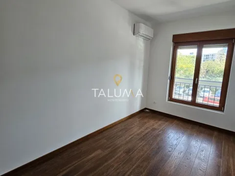 Izdavanje, trosoban stan, 96m², City Kvart, Podgorica - image 5