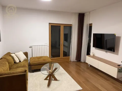 Izdavanje, trosoban stan, 70m², Karaburma, Palilula Sve Podlokacije - image 4