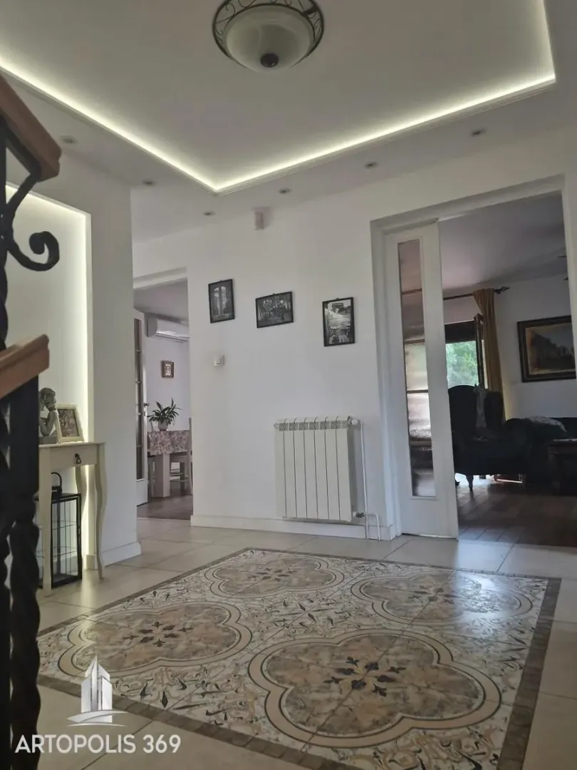 Prodaja, kuća, 271m², Banjica, Voždovac Sve Podlokacije