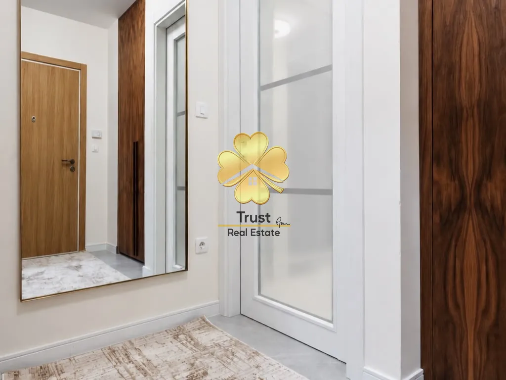 Izdavanje, dvosoban stan, 73m², Central Point, Podgorica