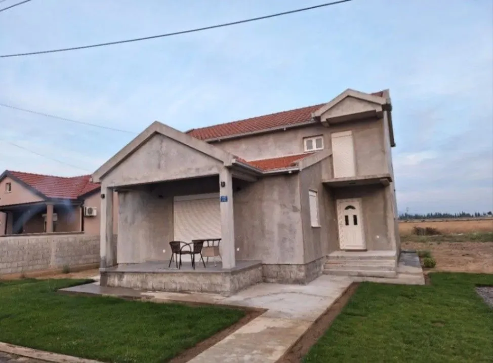 Izdavanje, kuća, 200m², Cijevna, Podgorica