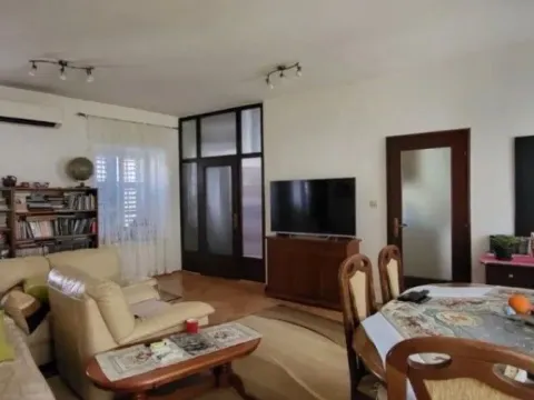 Prodaja, trosoban stan, 104m², Stari Grad Kotor, Kotor - image 4