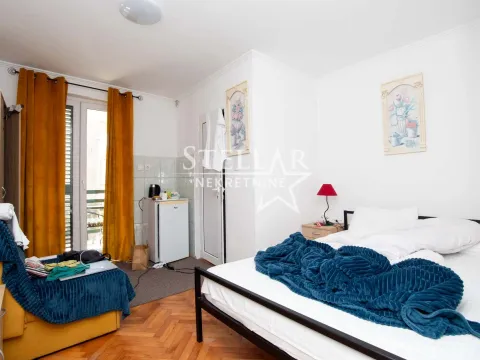 Izdavanje, kuća, 200m², Budva, Crna Gora - image 11