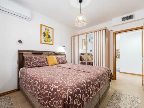 Sale, two bedroom apartment, 79m², Bečići, Budva - image 11