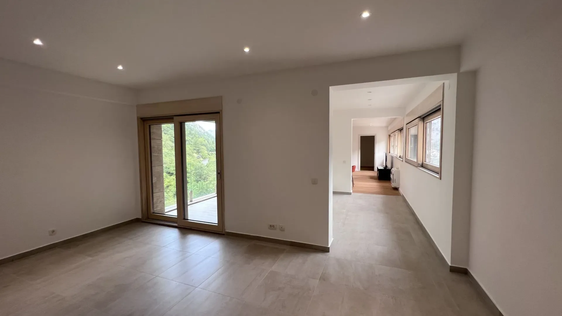 Sale, five bedroom apartment, 198m², Kotor, Crna Gora