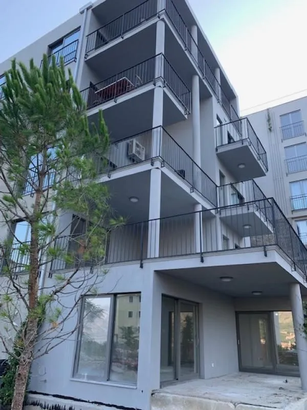 Prodaja, jednosoban stan, 52m², Dobrota, Kotor