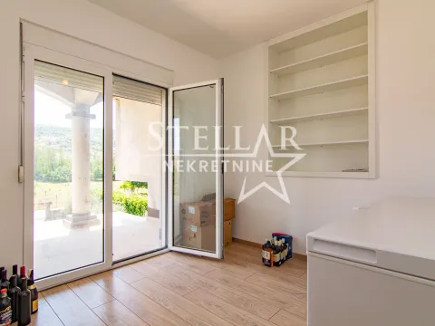 Izdavanje, kuća, 350m², Beri, Podgorica - image 7