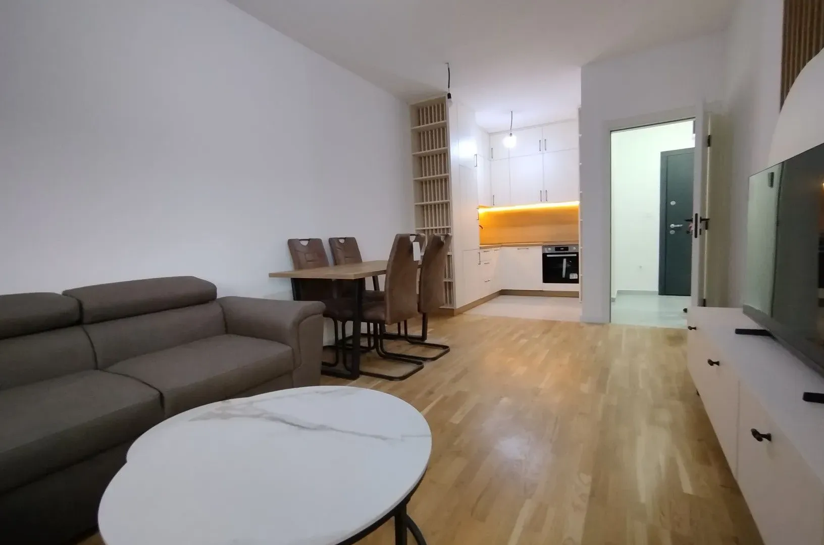 Rent, one bedroom apartment, 45m², Stari Aerodrom, Podgorica