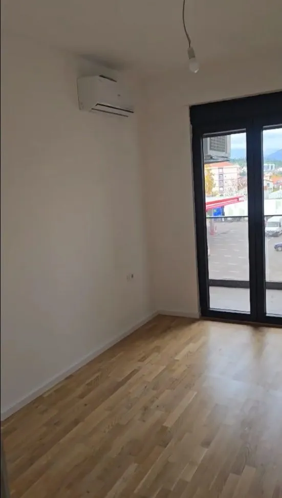Prodaja, trosoban stan, 83m², Stari Aerodrom, Podgorica