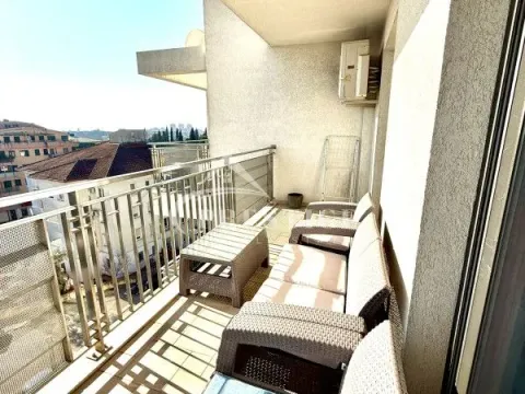 Izdavanje, dvosoban stan, 76m², Gorica C, Podgorica - image 9