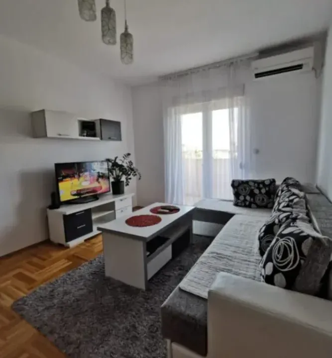 Izdavanje, jednosoban stan, 45m², Zabjelo, Podgorica