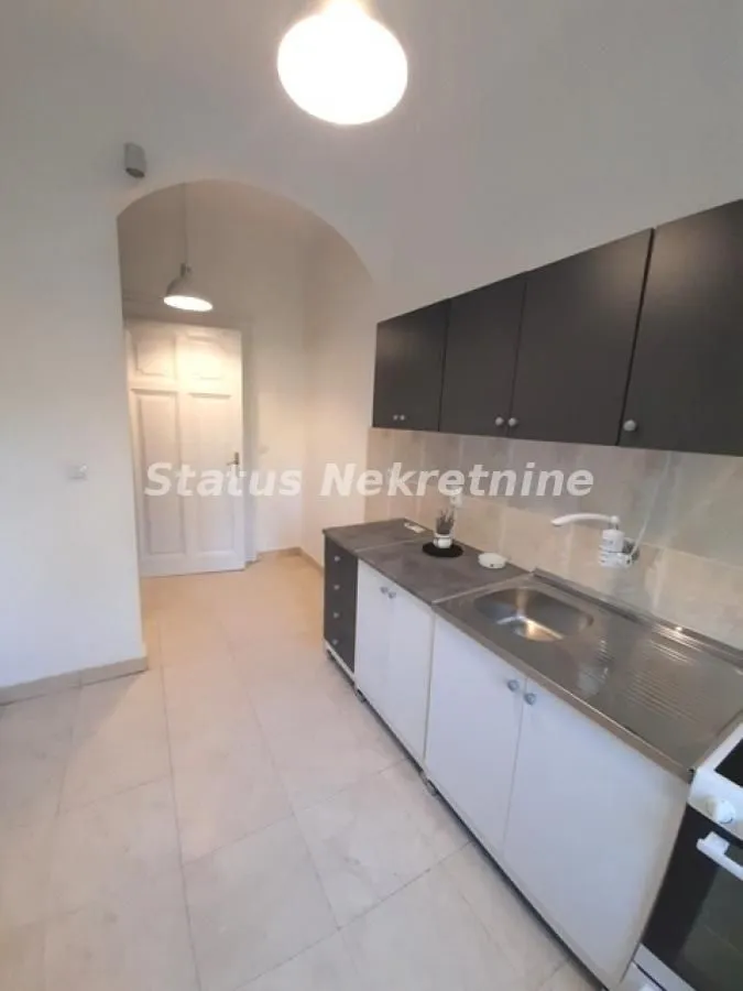 Izdavanje, stan, 107m², Centar, Novi Sad