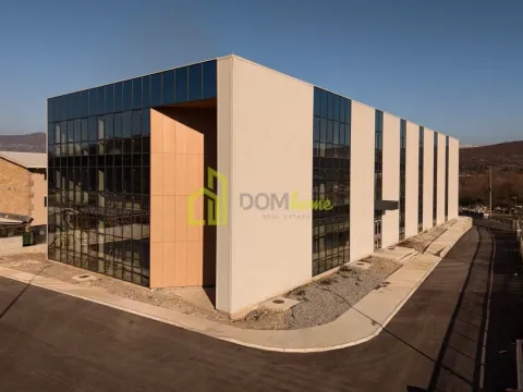 Poslovni prostor in Mareza