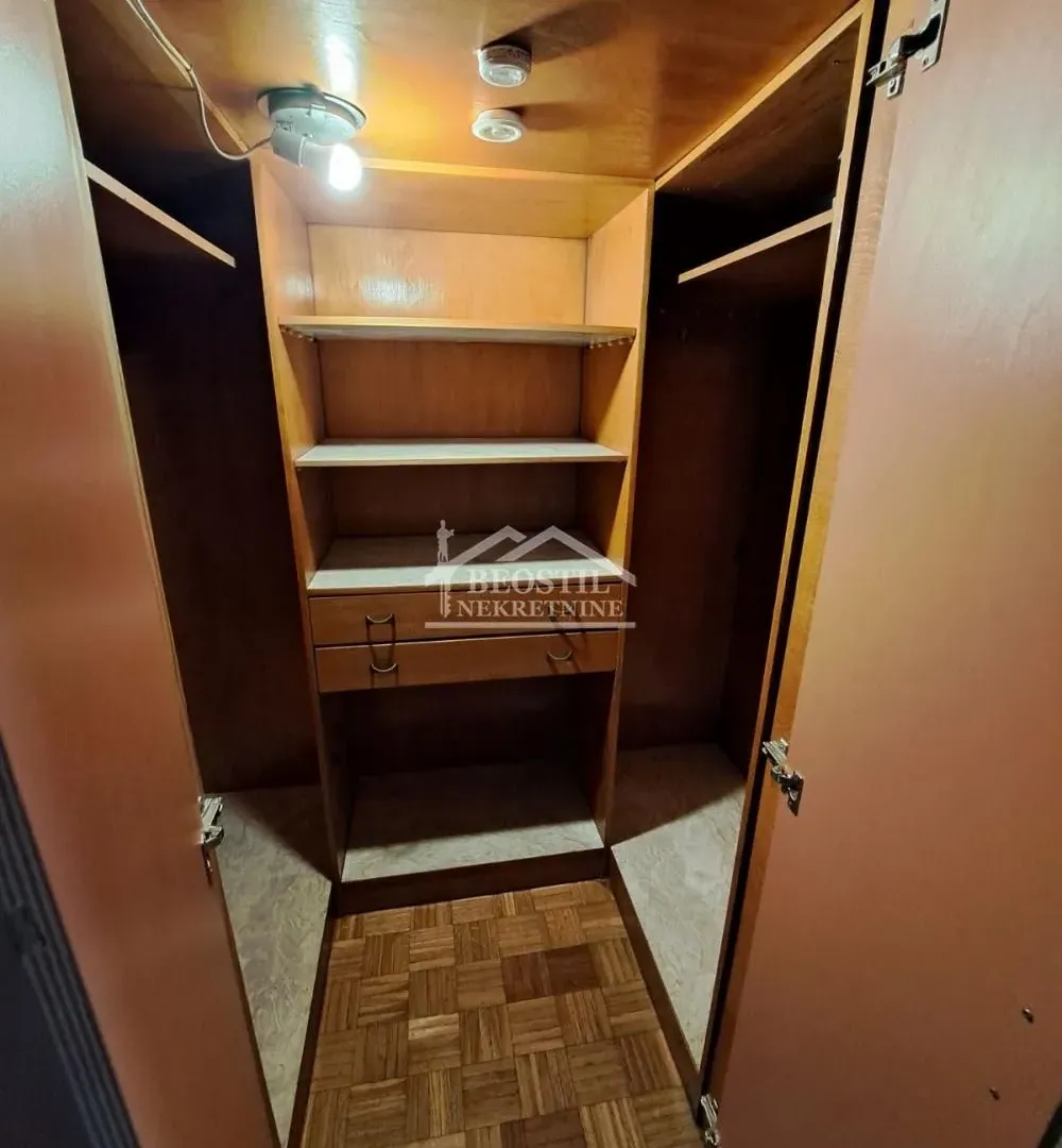 Izdavanje, trosoban stan, 82m², Lion, Zvezdara Sve Podlokacije