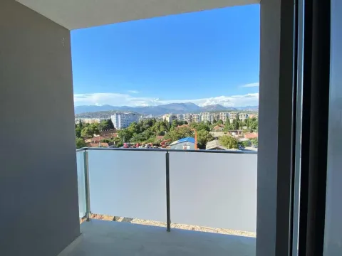 Rent, one bedroom apartment, 50m², Pobrežje, Podgorica - image 10