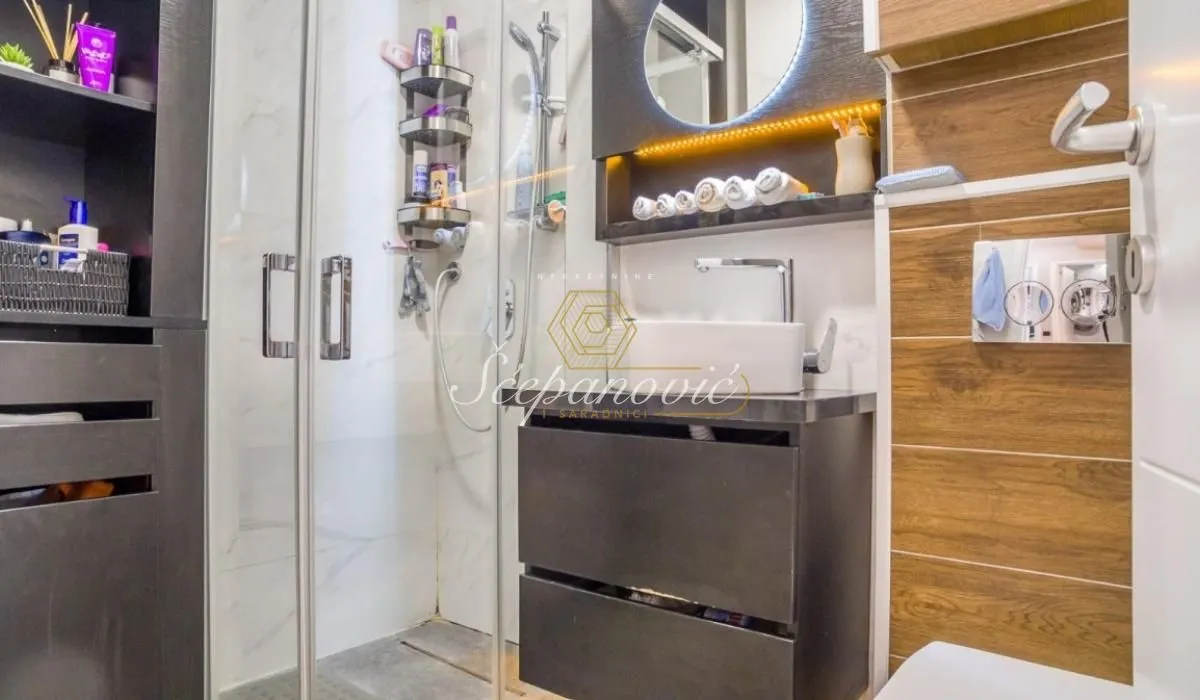Sale, four bedroom apartment, 113m², Bulevar patrijarha Pavla, Novi Sad Sve Podlokacije