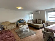 Izdavanje, četvorosoban stan, 106m², Vračar Centar, Vračar Sve Podlokacije - image 1