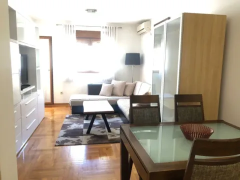 Prodaja, jednosoban stan, 44m², Stari Aerodrom, Podgorica